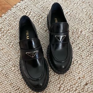 New Condition Prada Loafer Sz 38